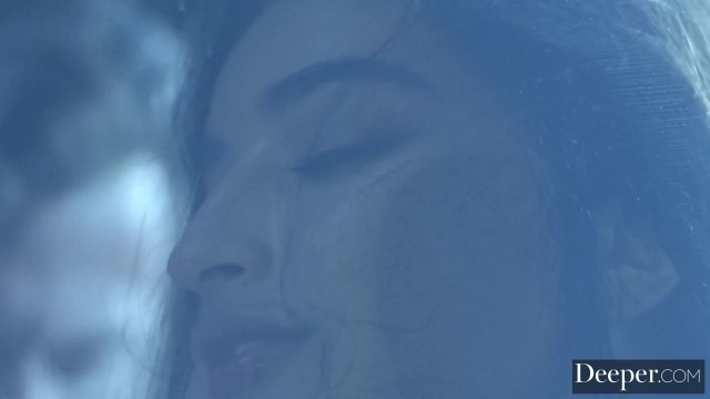 Страстный анал с коллегой вечером на рабочем месте