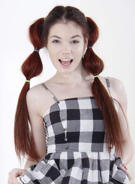 Порно с актрисой Lovenia Lux (Lovenia Лакс)